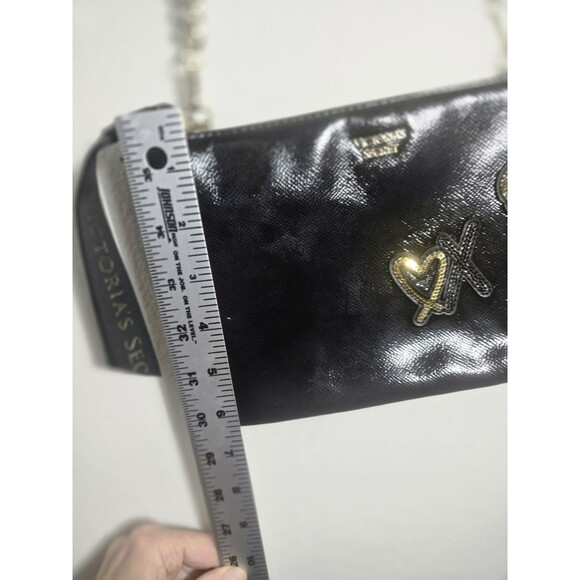 Victoria’s Secret Runway Patch Glam Crossbody Black Patent Bag NWT Chain Strap - Picture 7 of 12